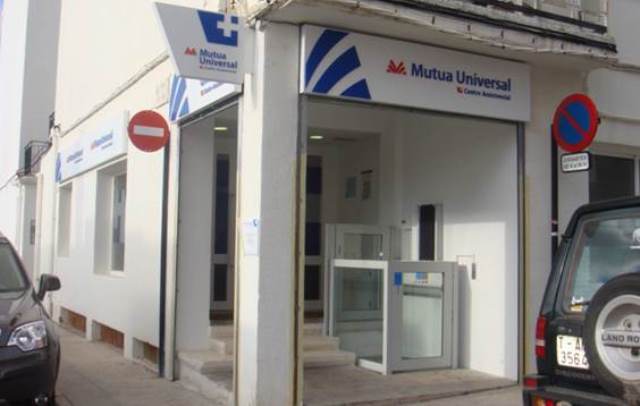 Acceso al centro asistencial