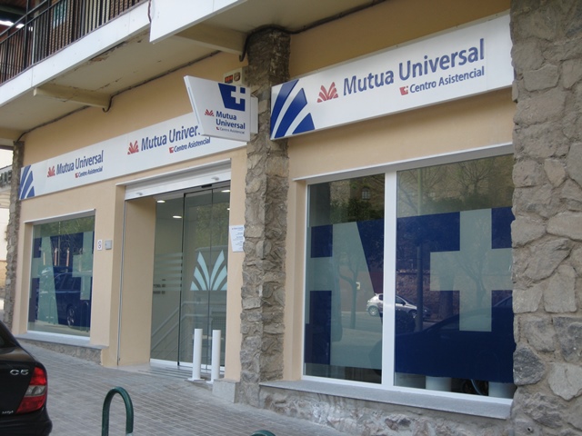 Acceso al centro asistencial